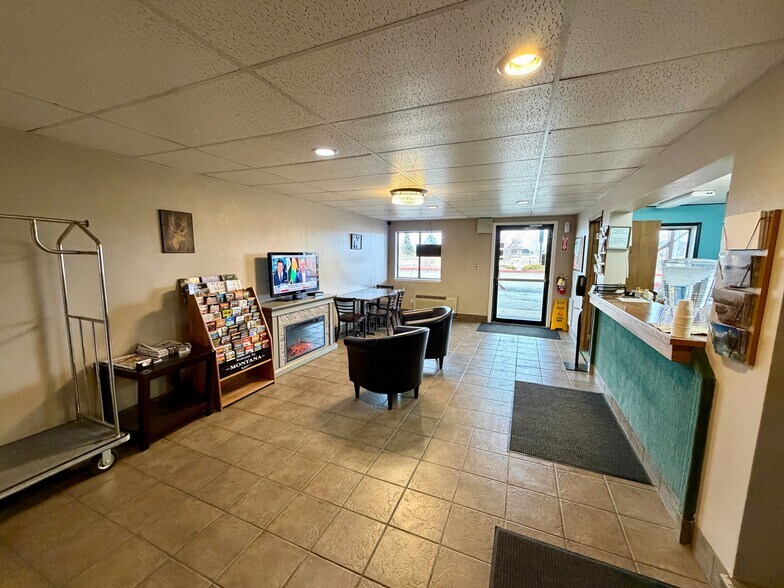 More Photos Of 1150 N Main St, Deer Lodge Hotel For Sale