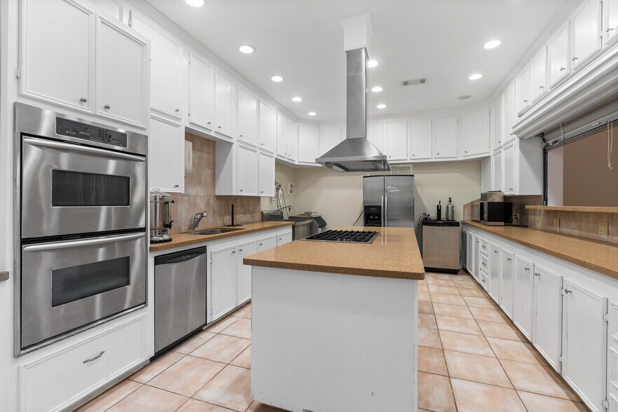 More Photos Of 2692 Highway 105 W, Navasota Sports And Entertainment For Sale