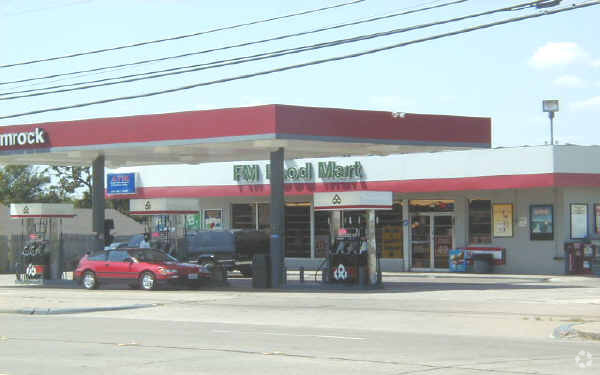 Primary Photo Of 1725 W Park Row Dr, Arlington Service Station For Sale