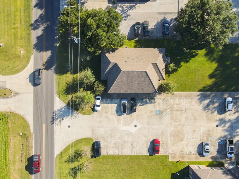More Photos Of 1201 S Purpera Ave, Gonzales Office For Lease