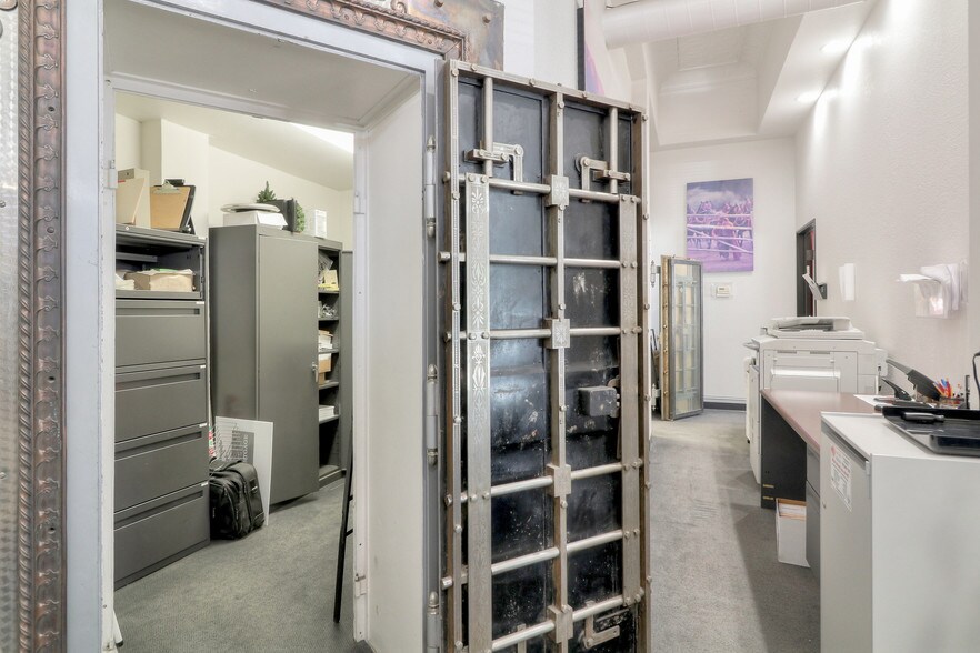 More Photos Of 449-455 San Benito St, Hollister Storefront Retail Office For Lease