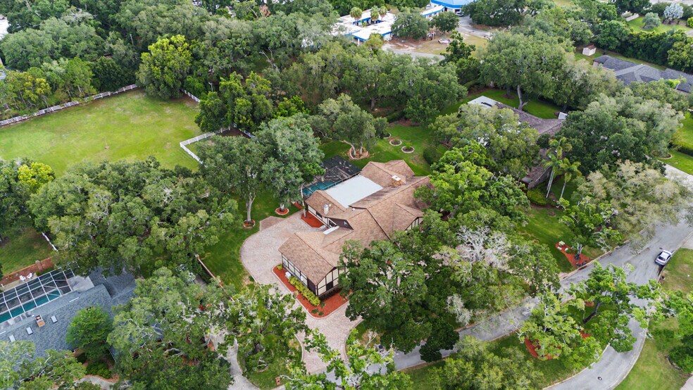 More Photos Of 2160 Laurence Dr, Clearwater Office For Sale