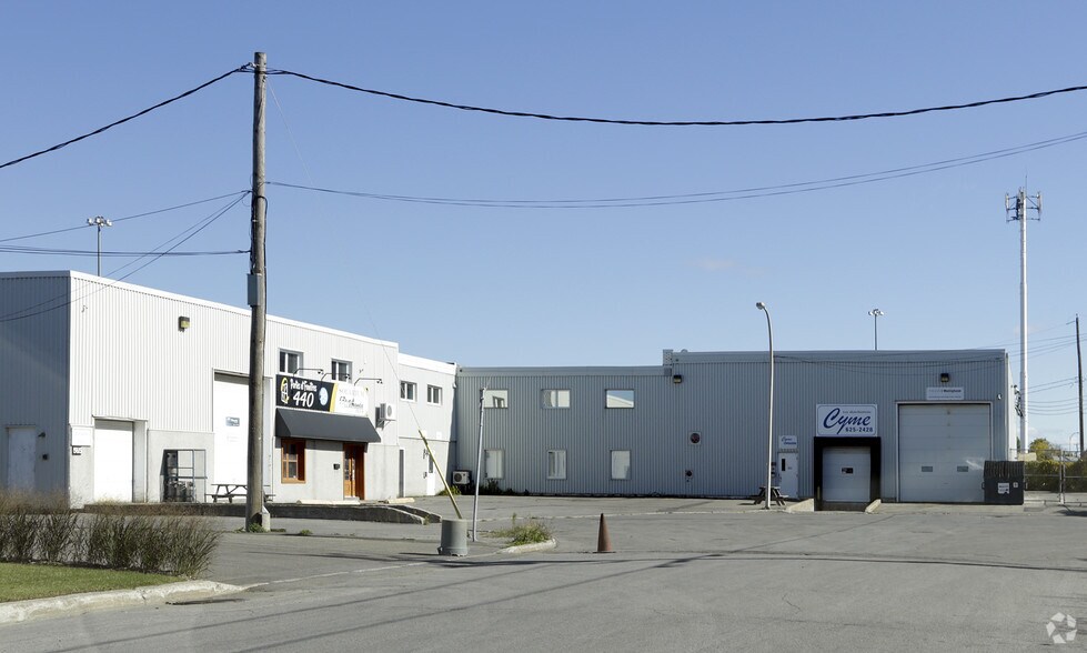 More Photos Of 561-563 Rue Lindbergh, Laval Warehouse For Sale
