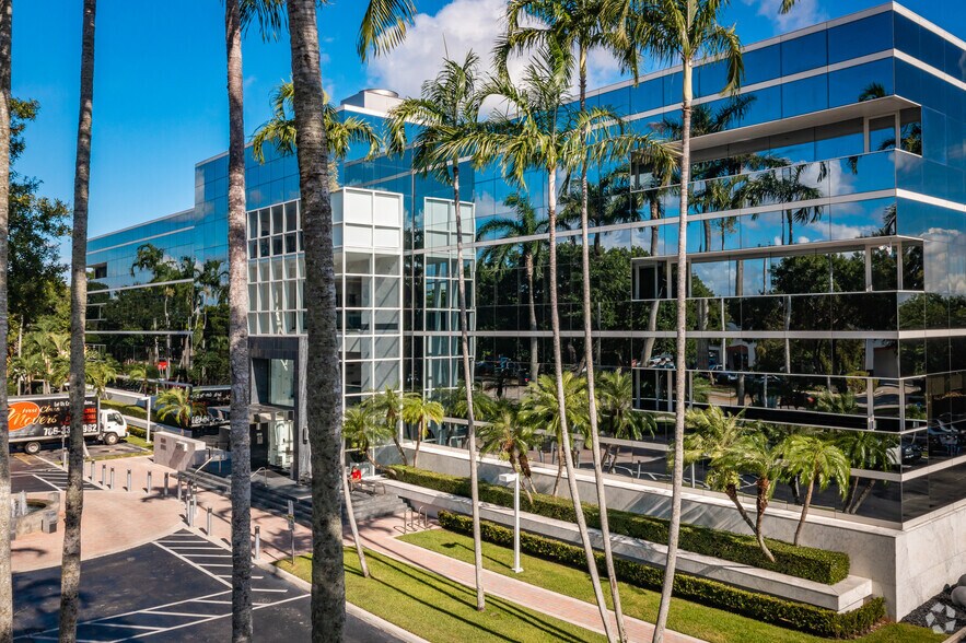 More Photos Of 7975 NW 154th St, Miami Lakes Medical For Lease