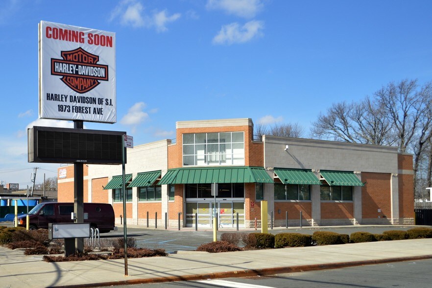 More Photos Of 1973 Forest Ave, Staten Island Drugstore For Sale
