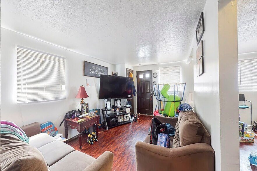 More Photos Of 420 Broadway Ave, McKees Rocks Apartments For Sale