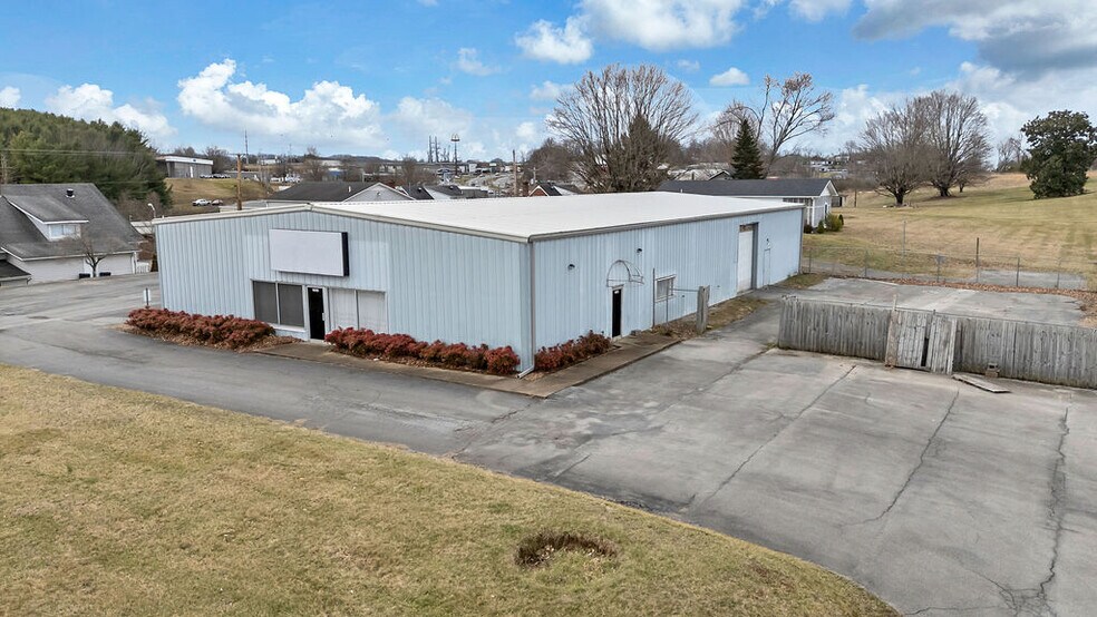 More Photos Of 973 W Main St, Abingdon Specialty For Sale