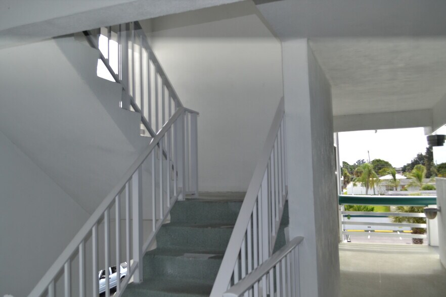 More Photos Of 1460 S McCall Rd, Englewood Medical For Sale