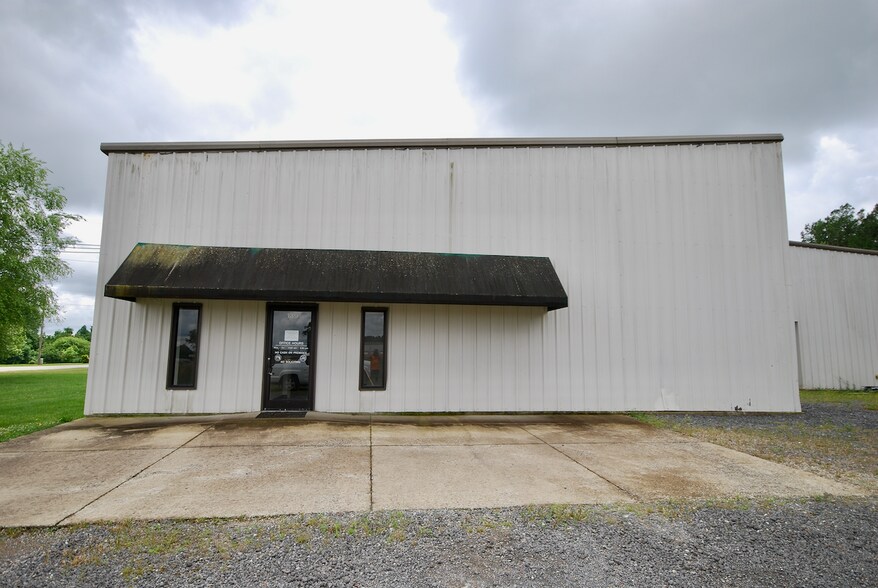 More Photos Of 139-165 Conalco Dr, Jackson Warehouse For Lease