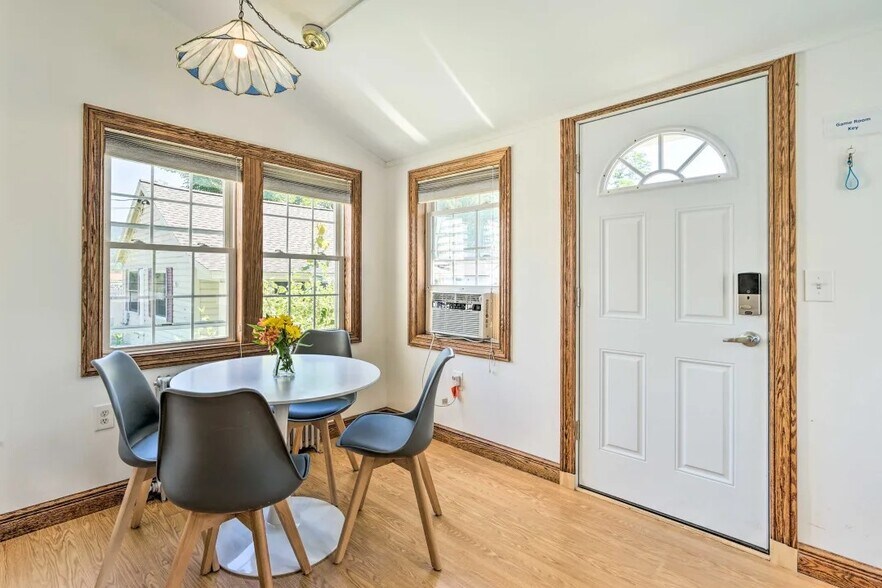 More Photos Of 77 Canada St, Lake George General Retail For Sale