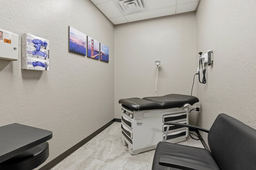 More Photos Of 2804 SW 134th St, Oklahoma City Medical For Sale