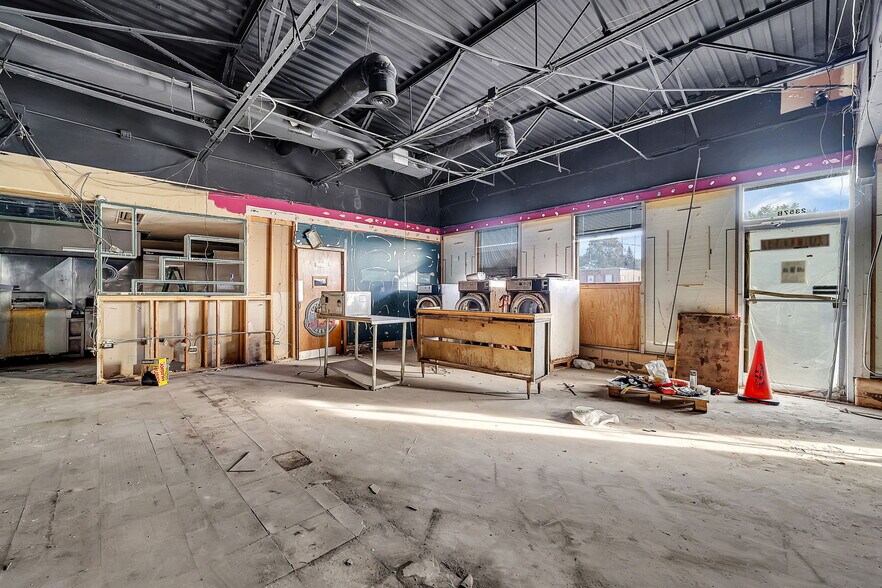 More Photos Of 2357 Plainfield Rd, Crest Hill General Retail For Lease