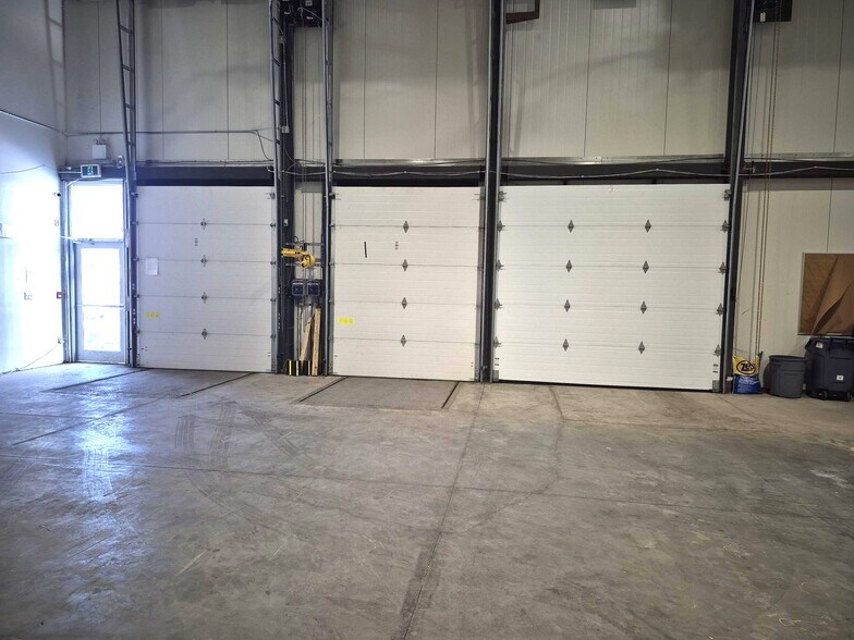 More Photos Of 1680 Vimont Ct, Ottawa Warehouse For Lease