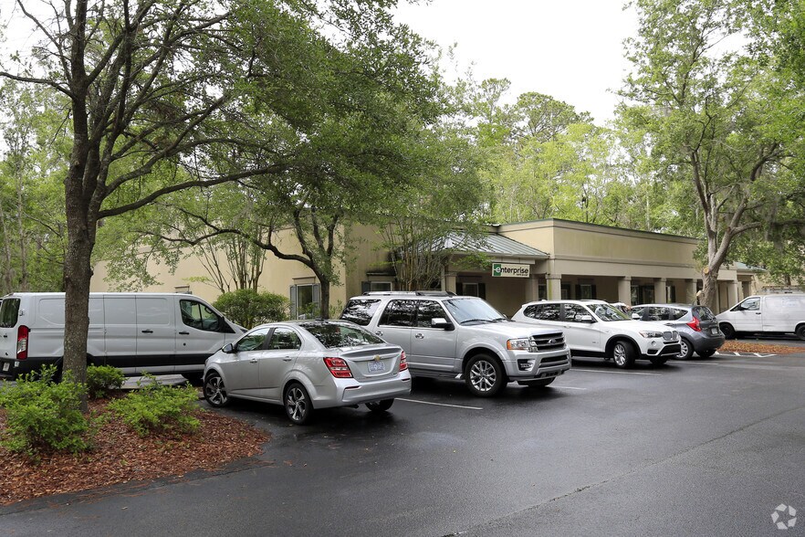 More Photos Of 140 Beach City Rd, Hilton Head Island Flex For Lease