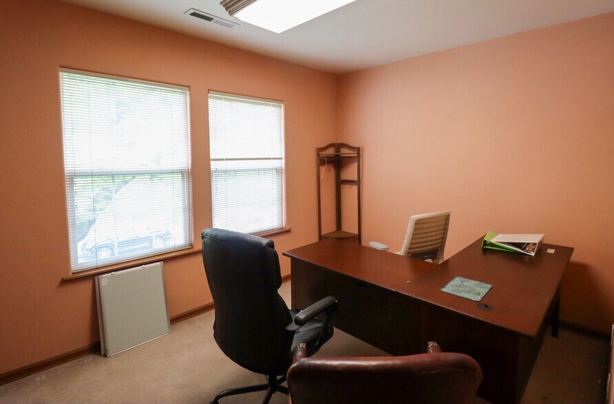 More Photos Of 795 W 7th Ave, Eugene Office For Lease