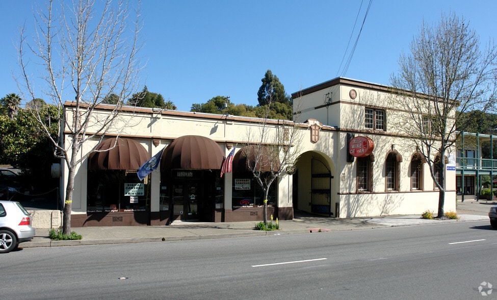 More Photos Of 2140 4th St, San Rafael Storefront Retail Office For Lease