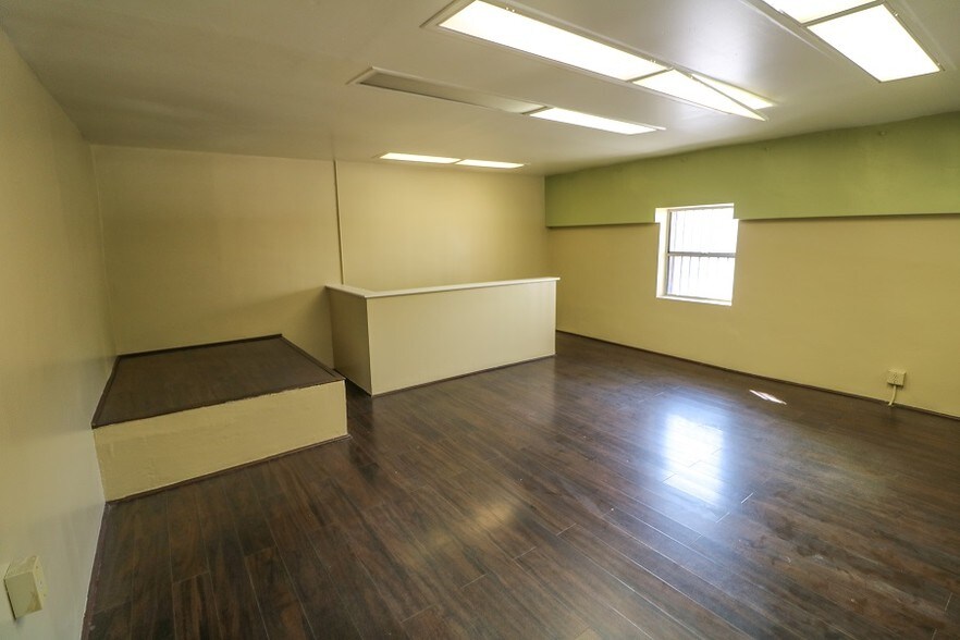 More Photos Of 160-166 W Pico Blvd, Los Angeles Apartments For Sale