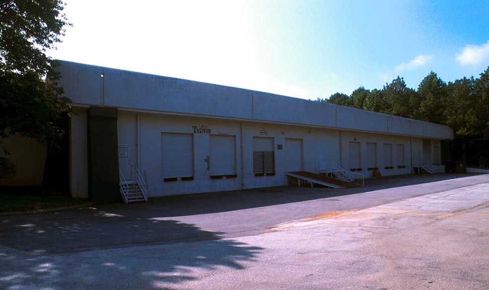 More Photos Of 5965 Peachtree Corners E, Norcross Warehouse For Lease