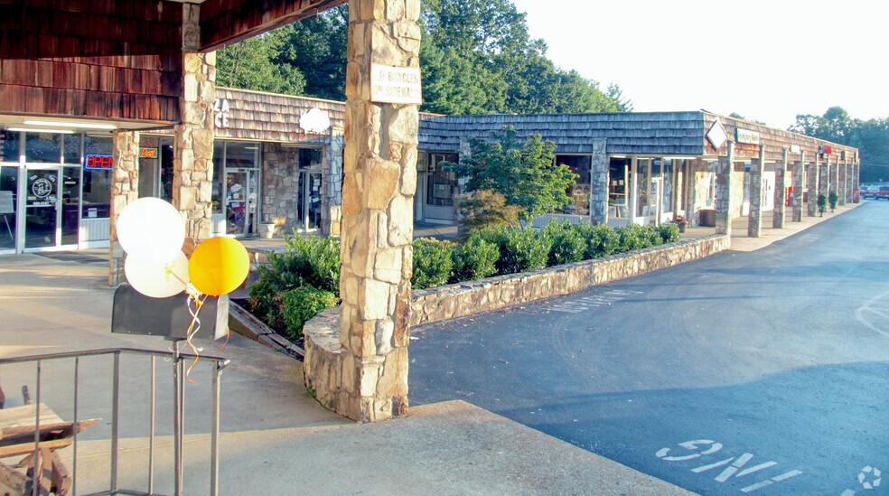 More Photos Of 1238 Taft Hwy, Signal Mountain General Retail For Sale