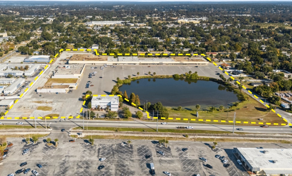 More Photos Of 2751 W Old US Highway 441, Mount Dora General Retail For Sale