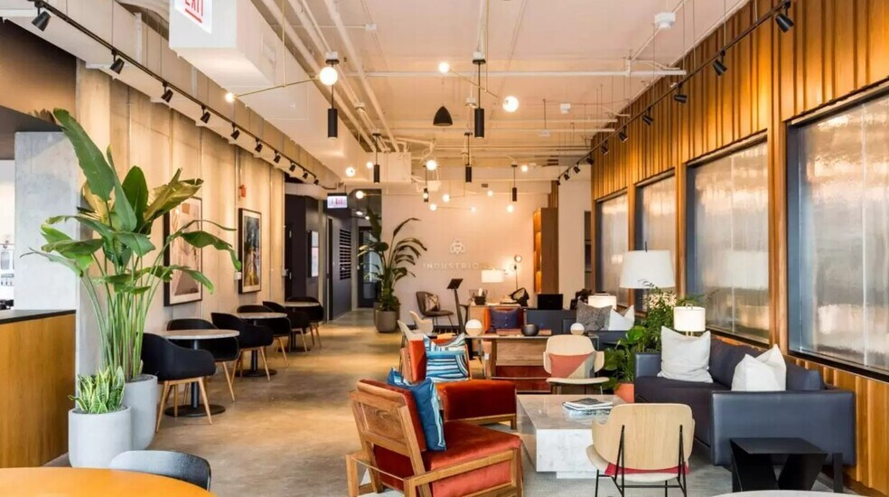 More Photos Of 171 N Aberdeen St, Chicago Coworking Space
