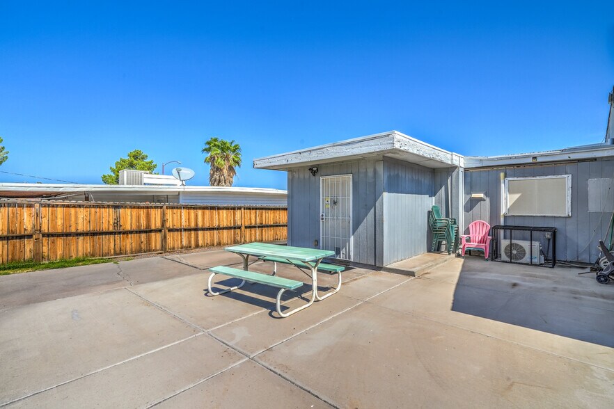 More Photos Of 211 W Atlantic Ave, Henderson Office For Sale