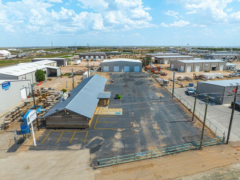 More Photos Of 7409 Industrial Ave, Midland Flex For Sale