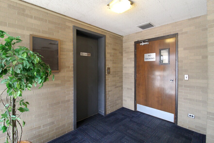 More Photos Of 22190 Garrison St, Dearborn Medical For Lease