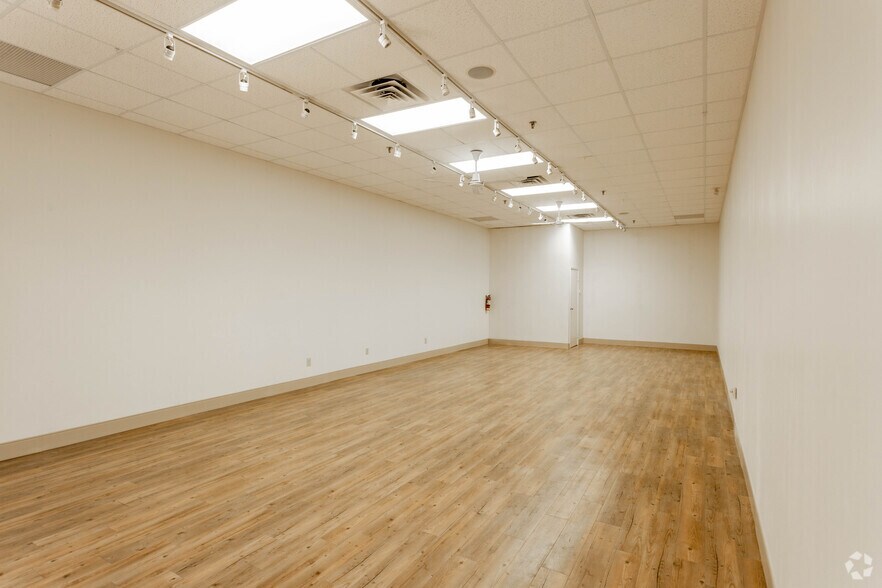 More Photos Of 1431-1527 Rebecca St, Oakville Unknown For Sale