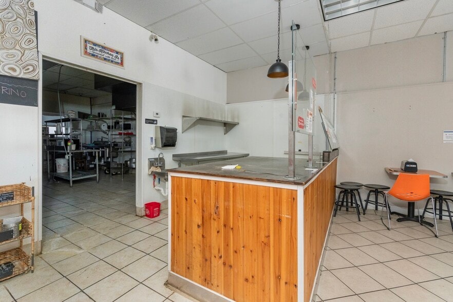 More Photos Of 345 New London Tpke, Glastonbury Unknown For Lease