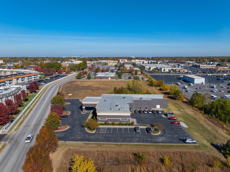 More Photos Of 3250 S Delaware Ave, Springfield Medical For Sale