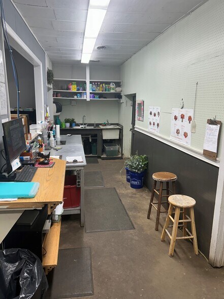 More Photos Of 6830 Two Notch Rd, Columbia Freestanding For Sale