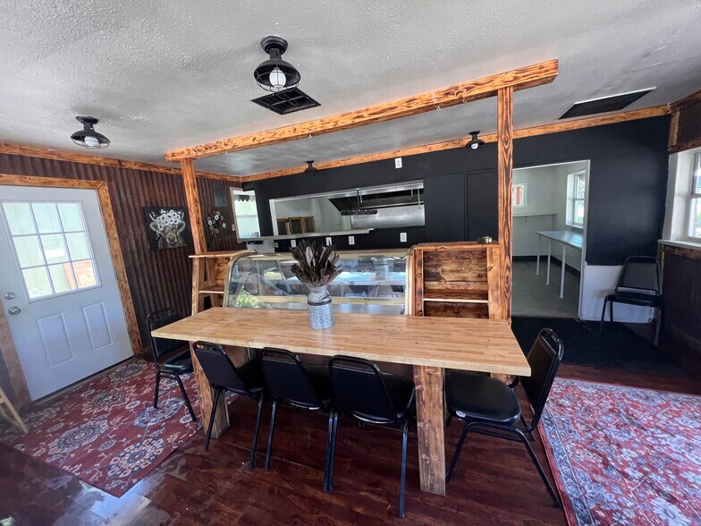 More Photos Of 930 S F St, Lakeview Restaurant For Sale