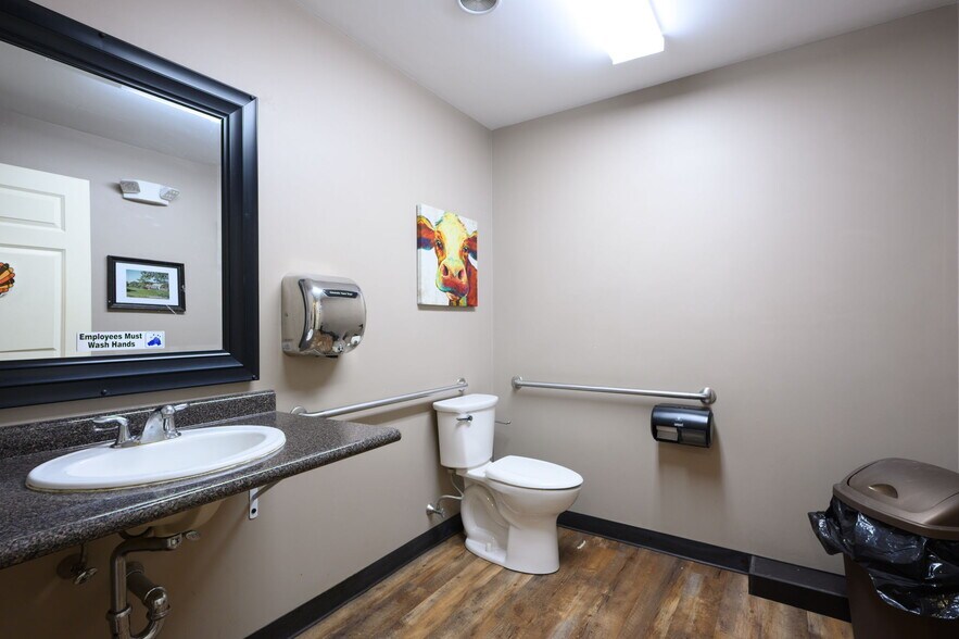 More Photos Of 499 State Rd, Plymouth Restaurant For Sale