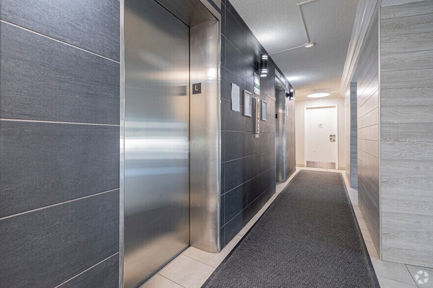 More Photos Of 2105 90 Av SW, Calgary Apartments For Lease