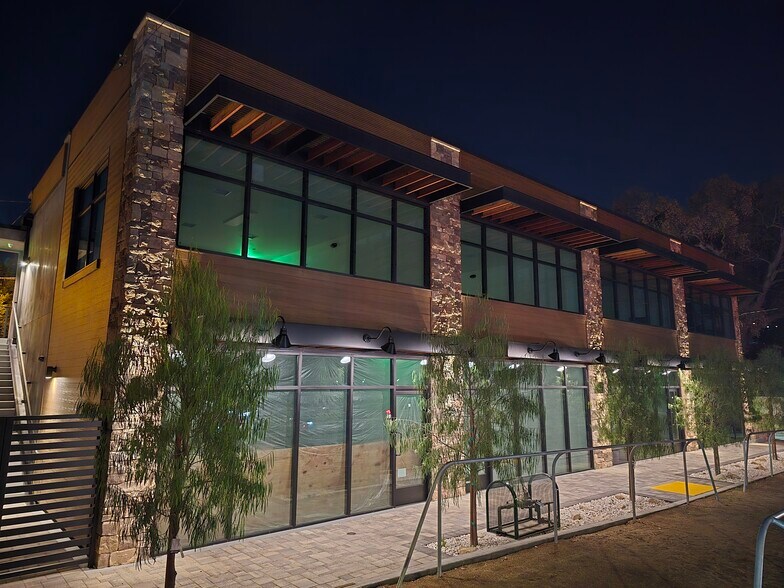 More Photos Of 9668 Sunland Blvd, Shadow Hills Medical For Lease