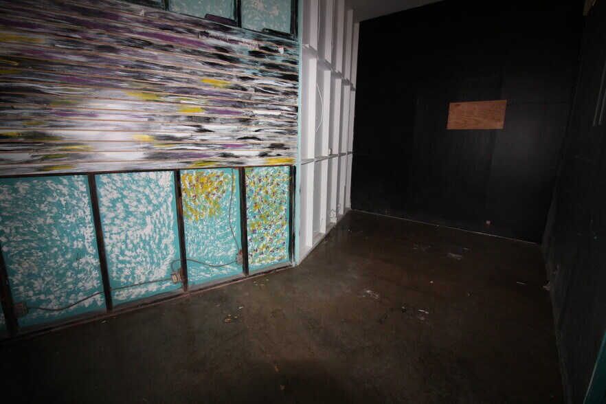 More Photos Of 3780 Mission Blvd, San Diego General Retail For Lease