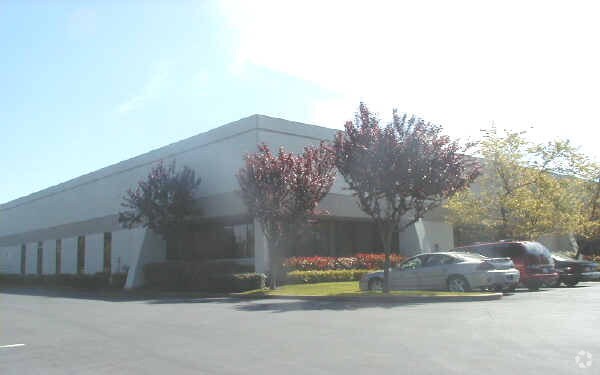 More Photos Of 1330 Redwood Way, Petaluma Warehouse For Lease