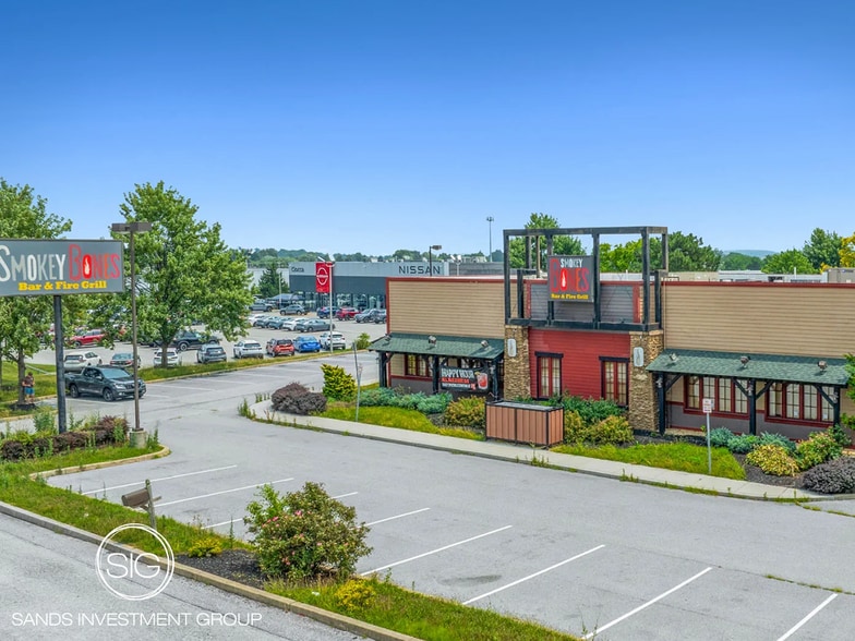 Primary Photo Of 1301 Kenneth Rd, York Restaurant For Sale