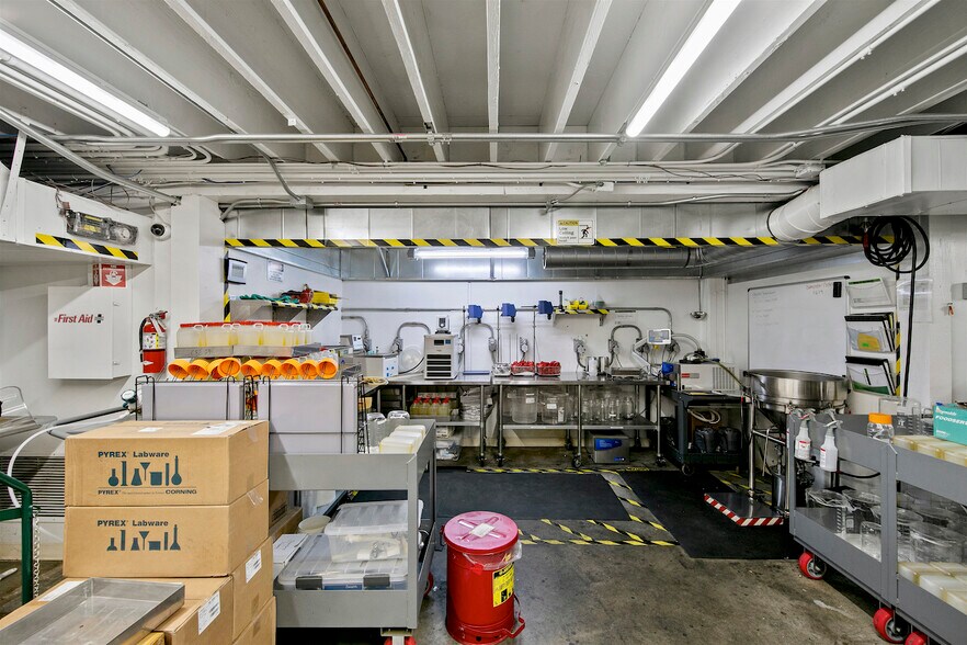 More Photos Of 7542 Trade St, San Diego Manufacturing For Lease