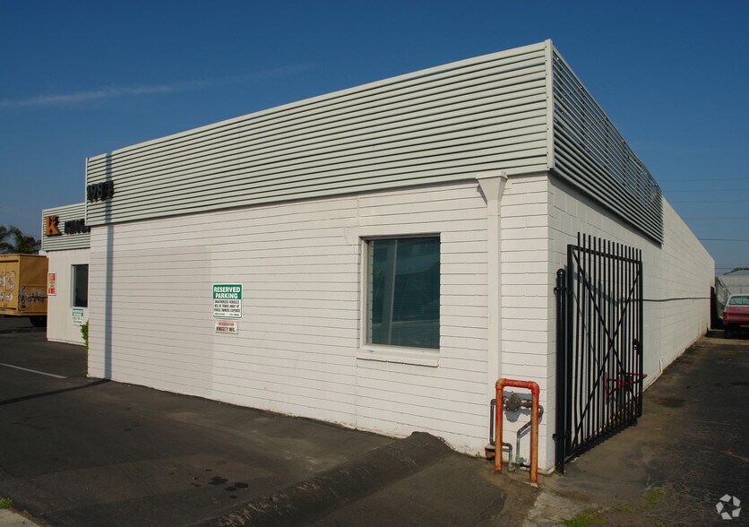More Photos Of 1984 Placentia Ave, Costa Mesa Manufacturing For Sale