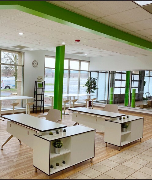 More Photos Of 7080 N Mccormick Blvd, Lincolnwood Warehouse For Lease