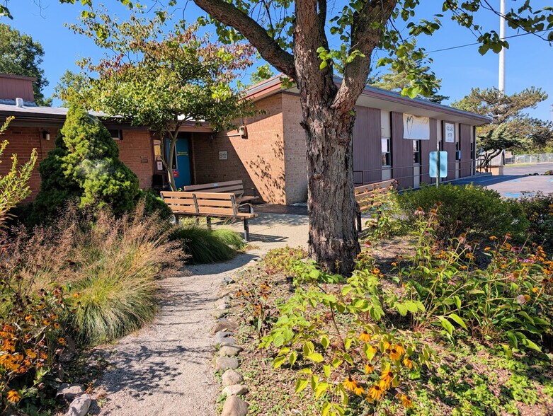 More Photos Of 2474 S Ballenger Hwy, Flint Religious Facility For Lease