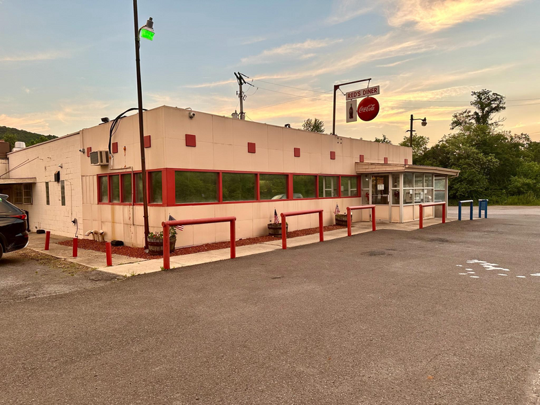 Primary Photo Of 878 US-22, Lewistown Restaurant For Sale