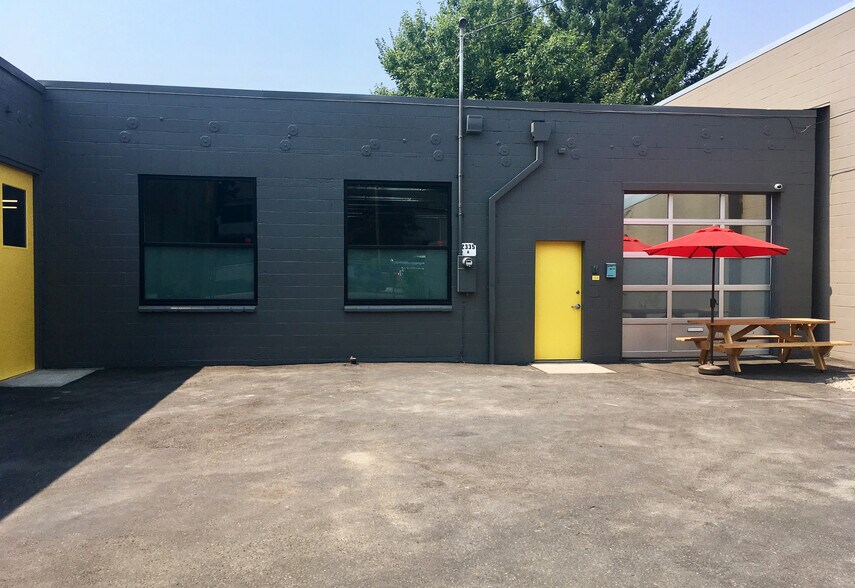 More Photos Of 2335 SE 50th Ave, Portland Light Distribution For Lease