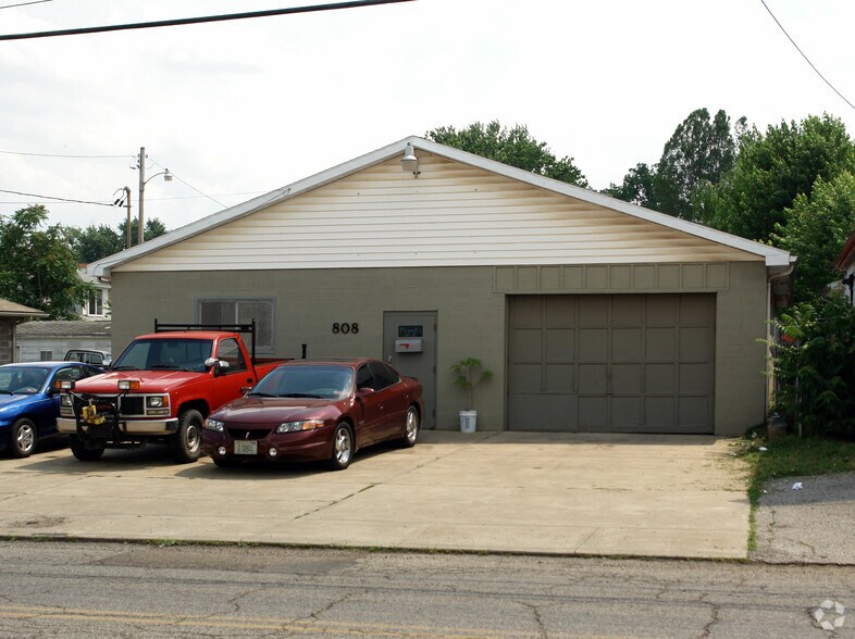 More Photos Of 808 16th St, Parkersburg General Retail For Sale