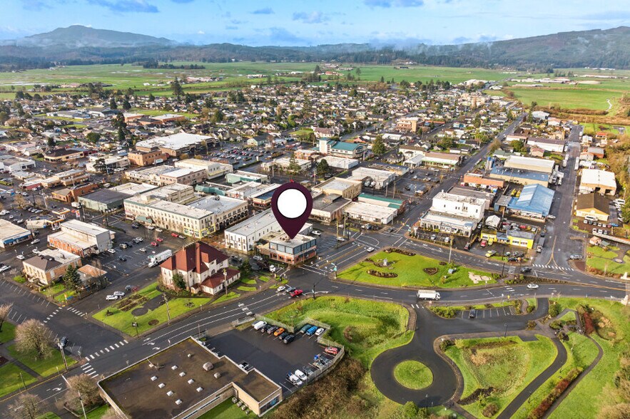 More Photos Of 2015 1st St, Tillamook General Retail For Sale