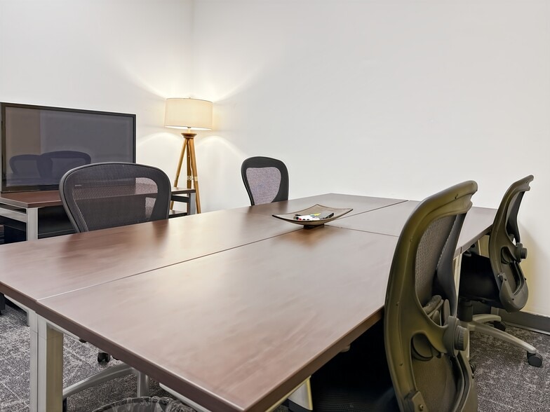 More Photos Of 7027 Old Madison Pike NW, Huntsville Coworking Space
