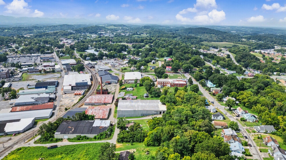 More Photos Of 237 Loretta St, Greeneville Industrial For Sale