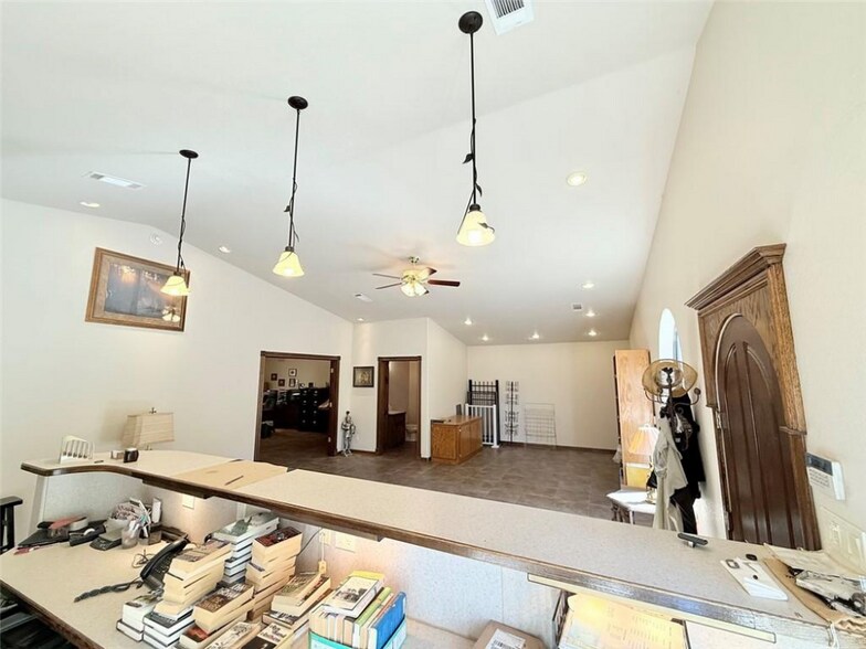 More Photos Of 15288 AR-22, Dardanelle Office For Sale